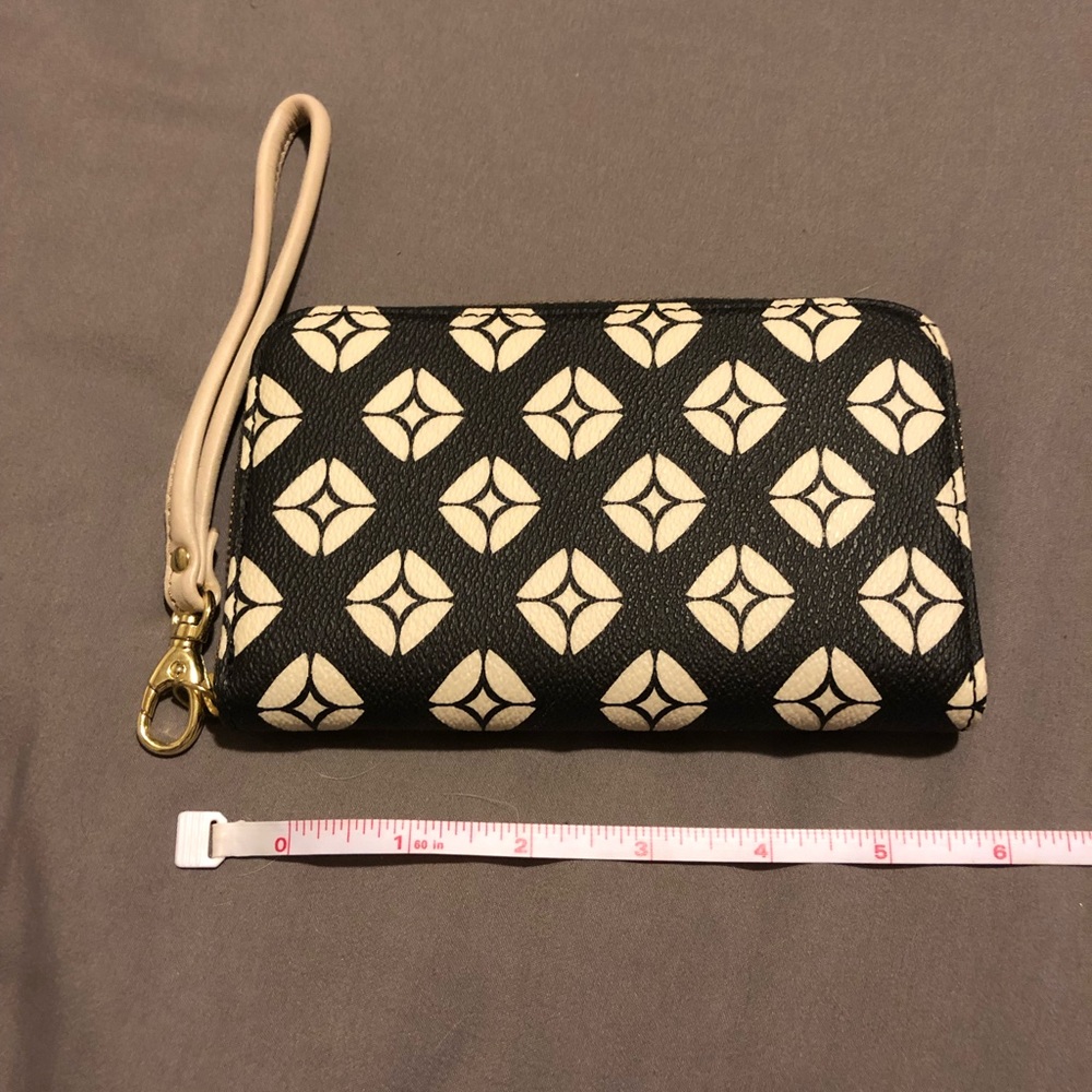 Fossil - Sydney Signature Zip Phone Wallet